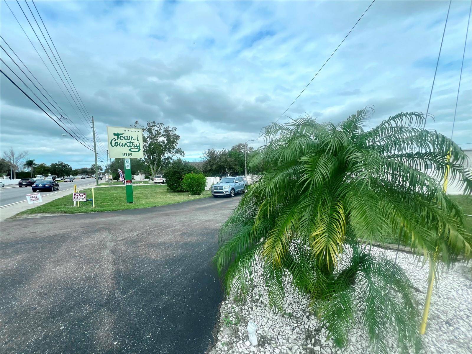 Largo, FL 33778,1915 SEMINOLE BLVD #196