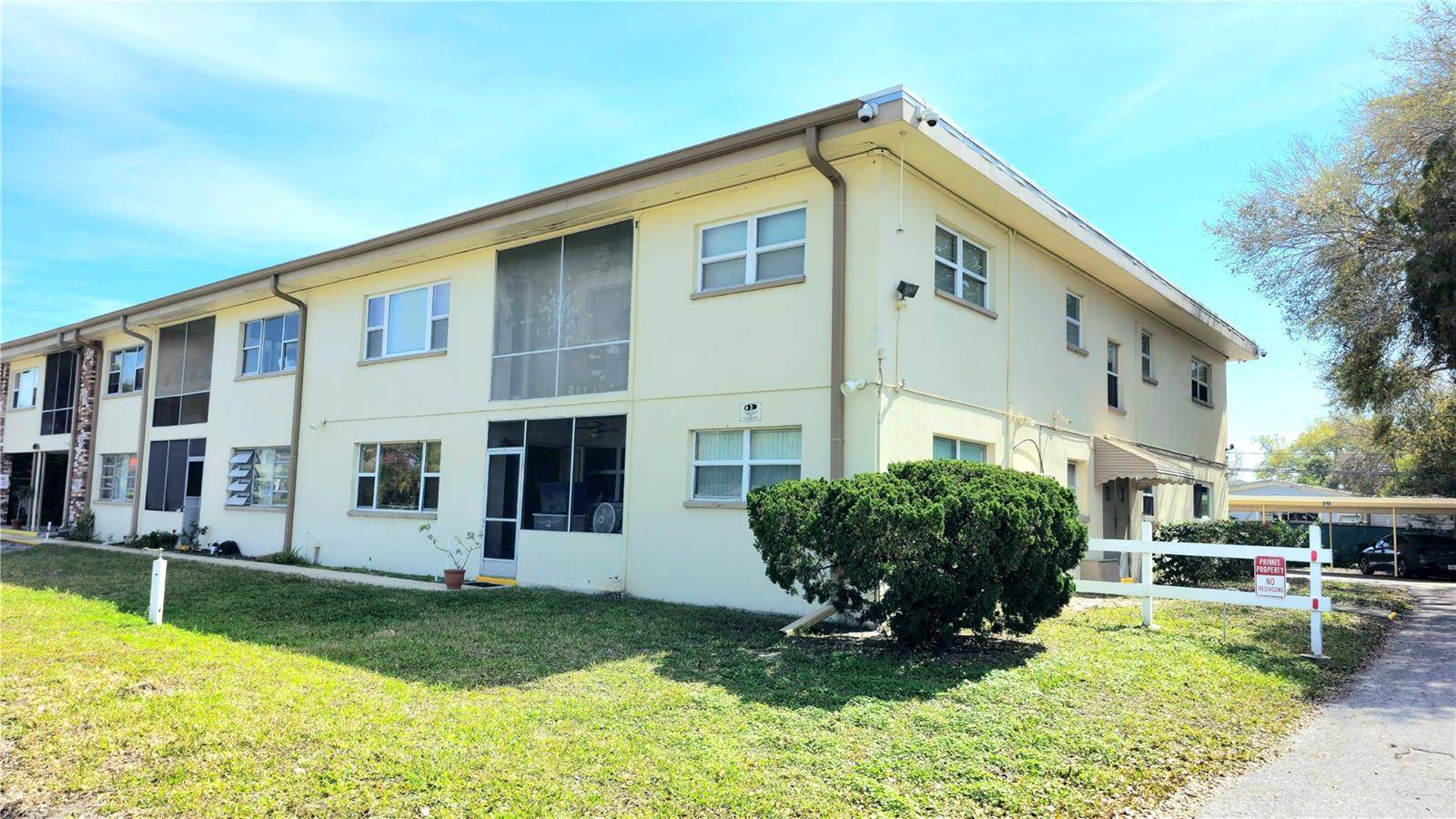 St Petersburg, FL 33702,416 73RD AVE N #107