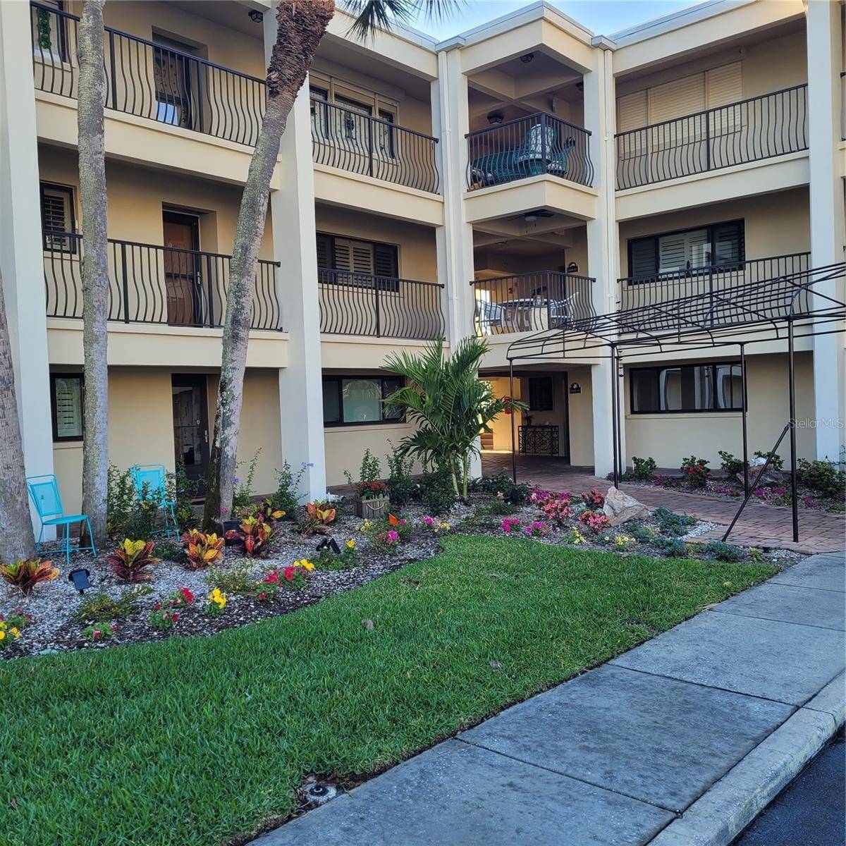 Clearwater, FL 33767,865 S GULFVIEW BLVD #308