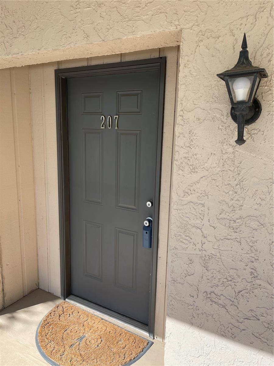 Seminole, FL 33777,8693 BARDMOOR BLVD #207B