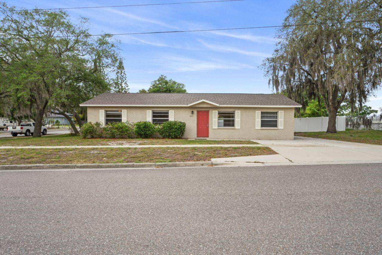 Tarpon Springs, FL 34689,1221 E COURT ST