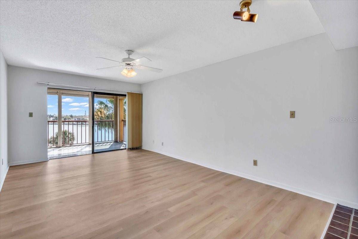 Treasure Island, FL 33706,10301 GULF BLVD #402