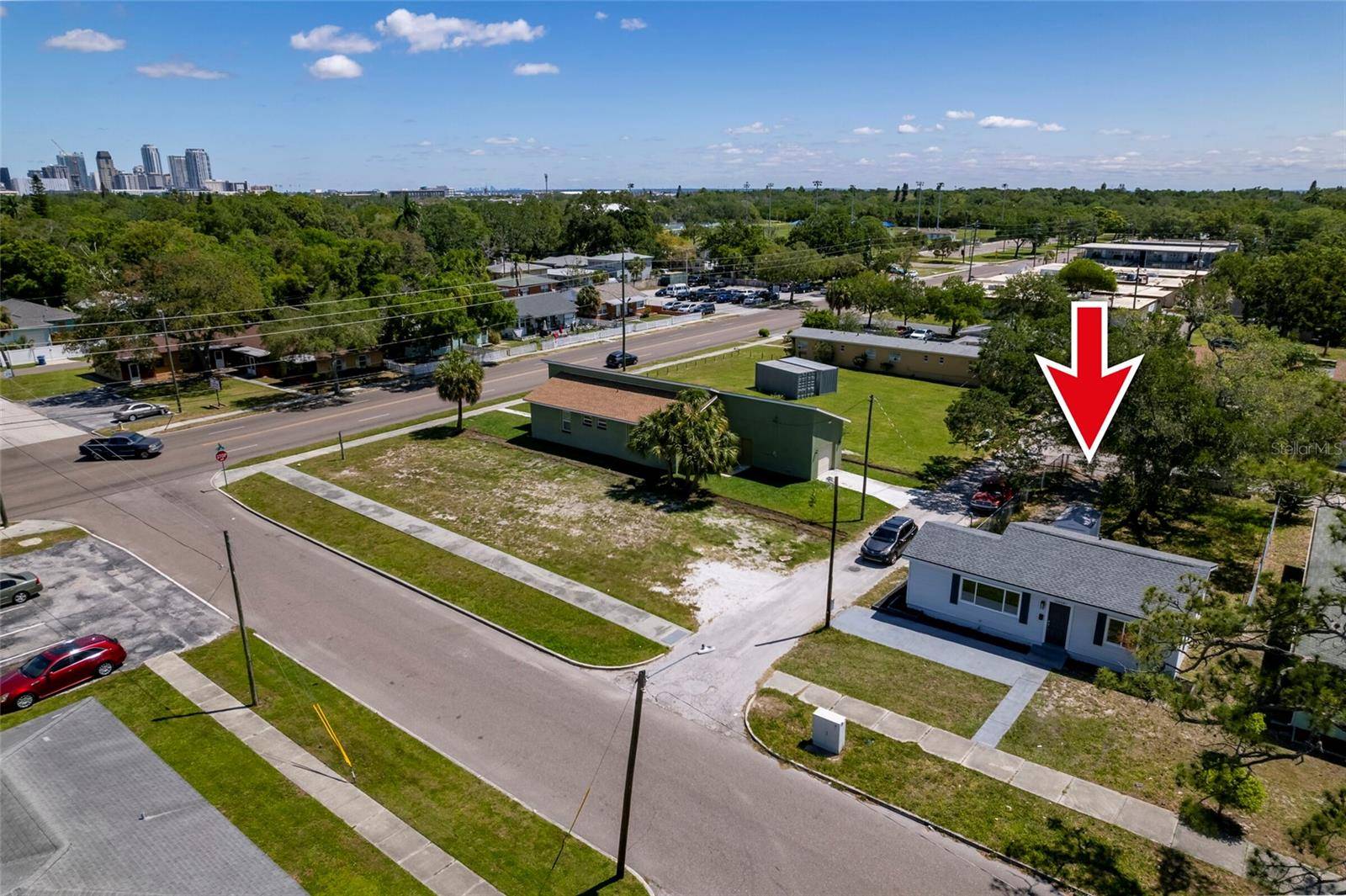 Saint Petersburg, FL 33705,2218 8TH ST S