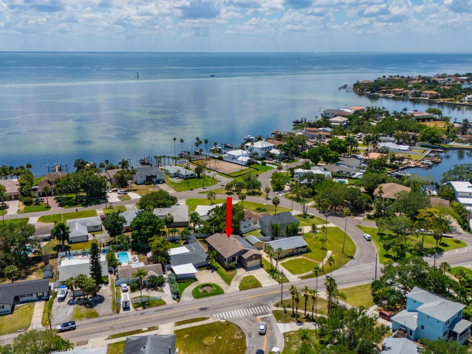 St Petersburg, FL 33703,3425 OVERLOOK DR NE