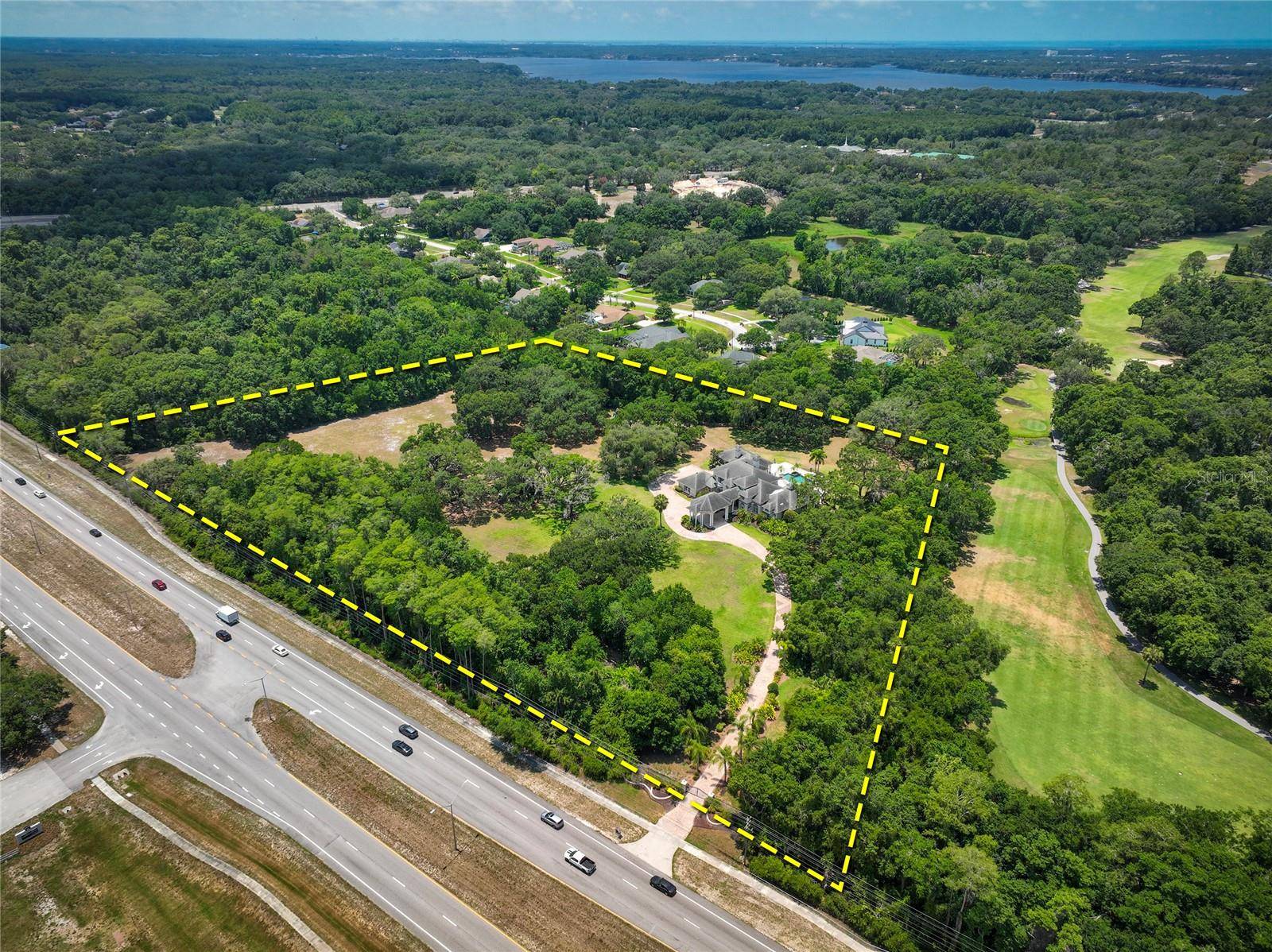 Tarpon Springs, FL 34688,550 E EAST LAKE RD N