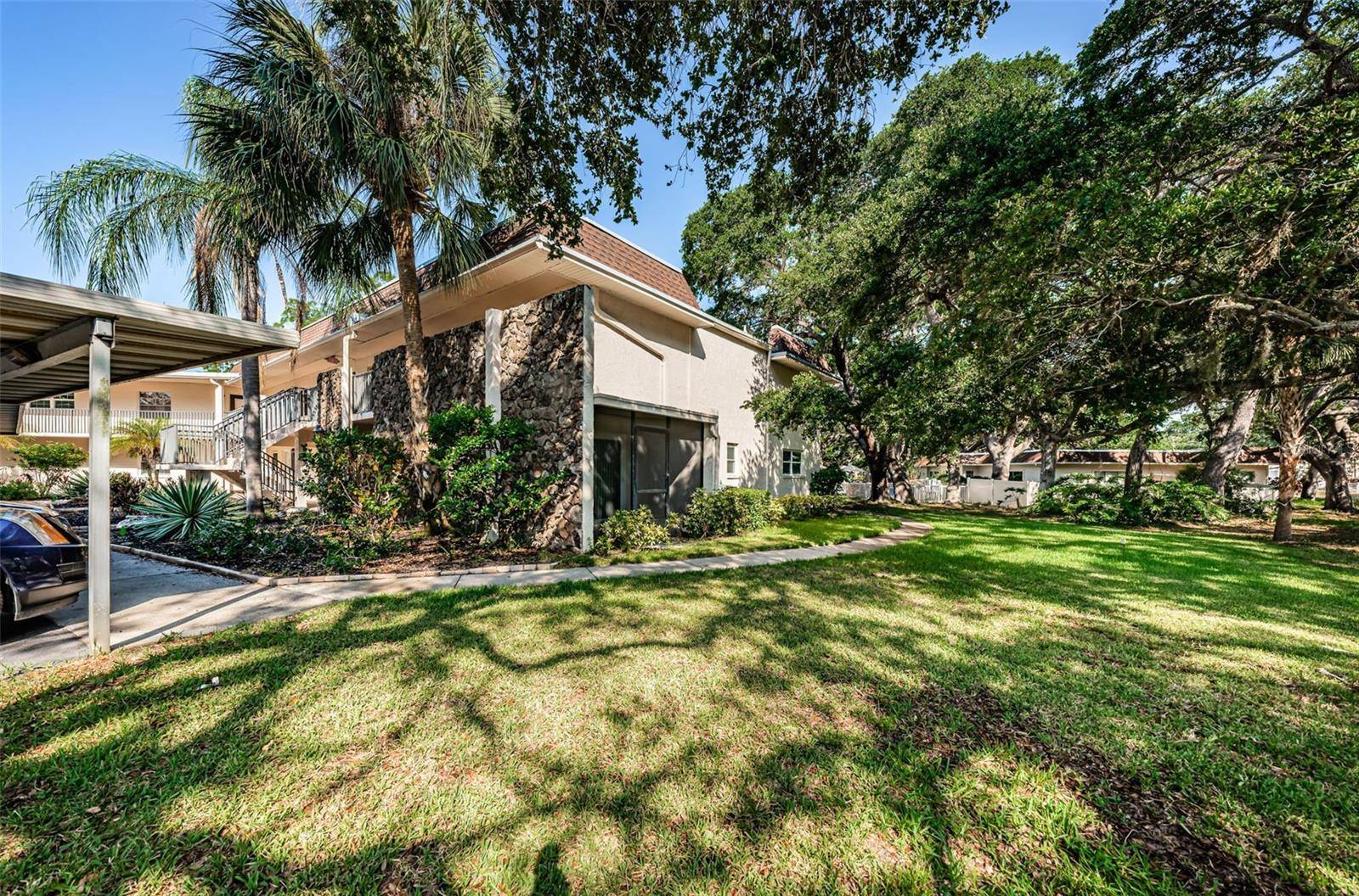 Dunedin, FL 34698,820 PATRICIA AVE #208