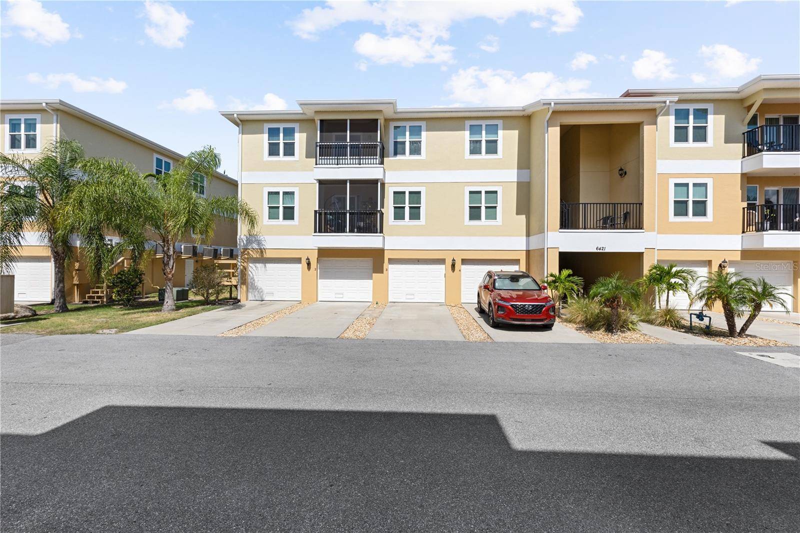 New Port Richey, FL 34652,6421 BANYAN BLVD #301