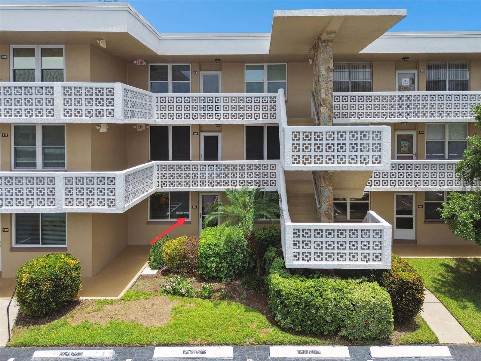 St Petersburg, FL 33703,5095 BAY ST NE #114