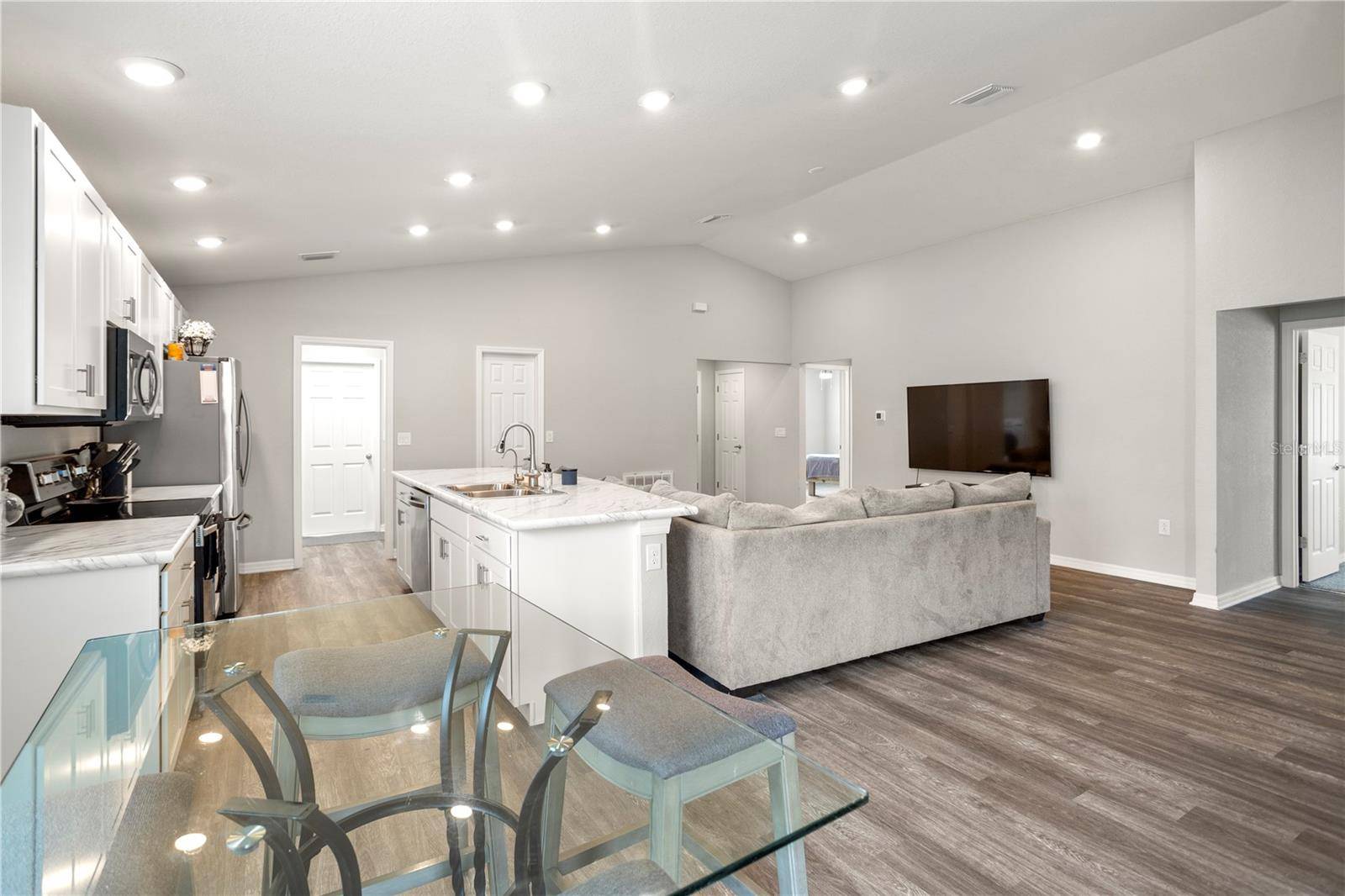 Ruskin, FL 33570,102 EAGLE SUMMIT DR