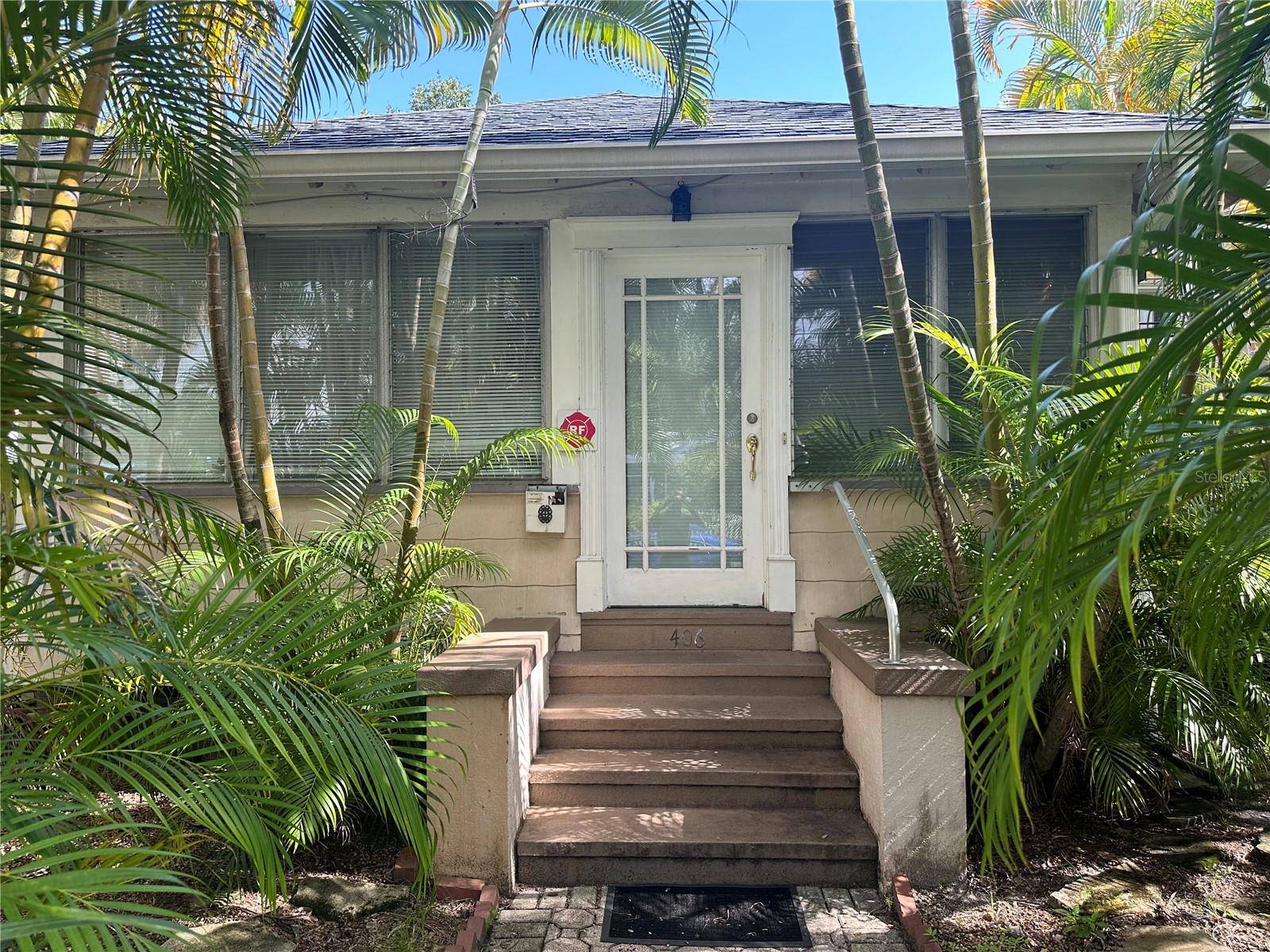 St Petersburg, FL 33701,406 10 AVE NE