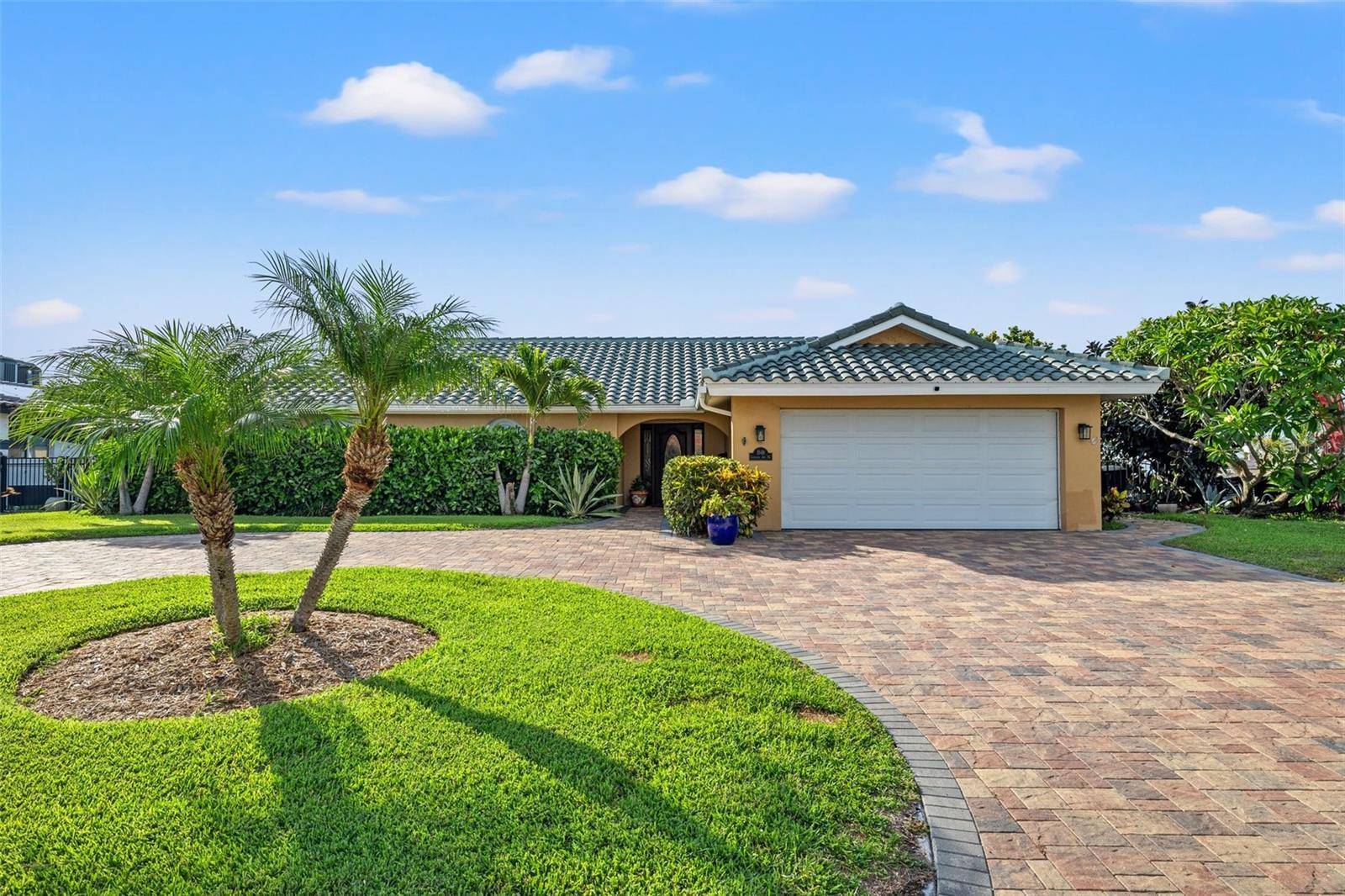 St Petersburg, FL 33703,1948 CAROLINA AVE NE