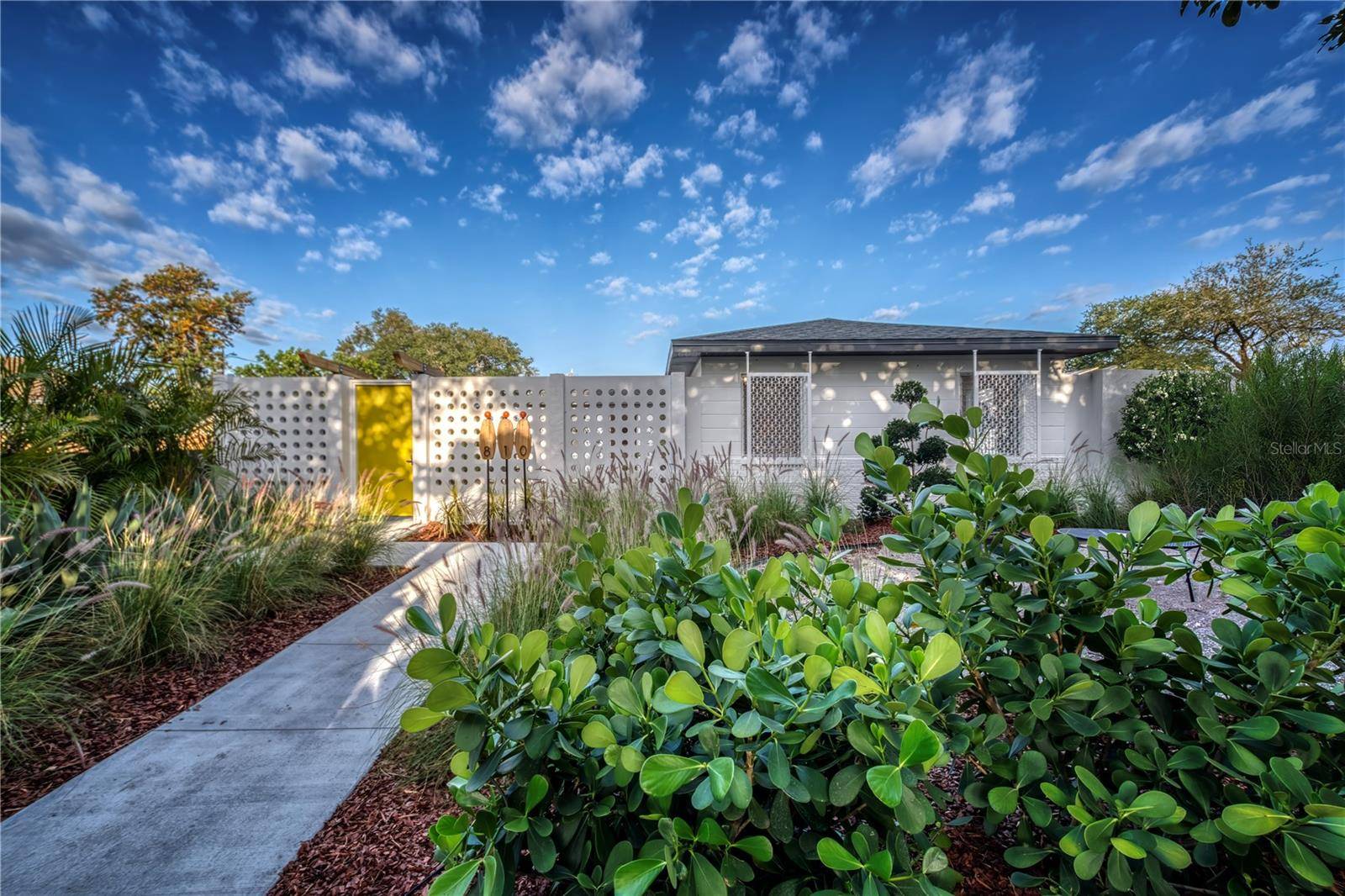 St Petersburg, FL 33705,810 15TH ST N