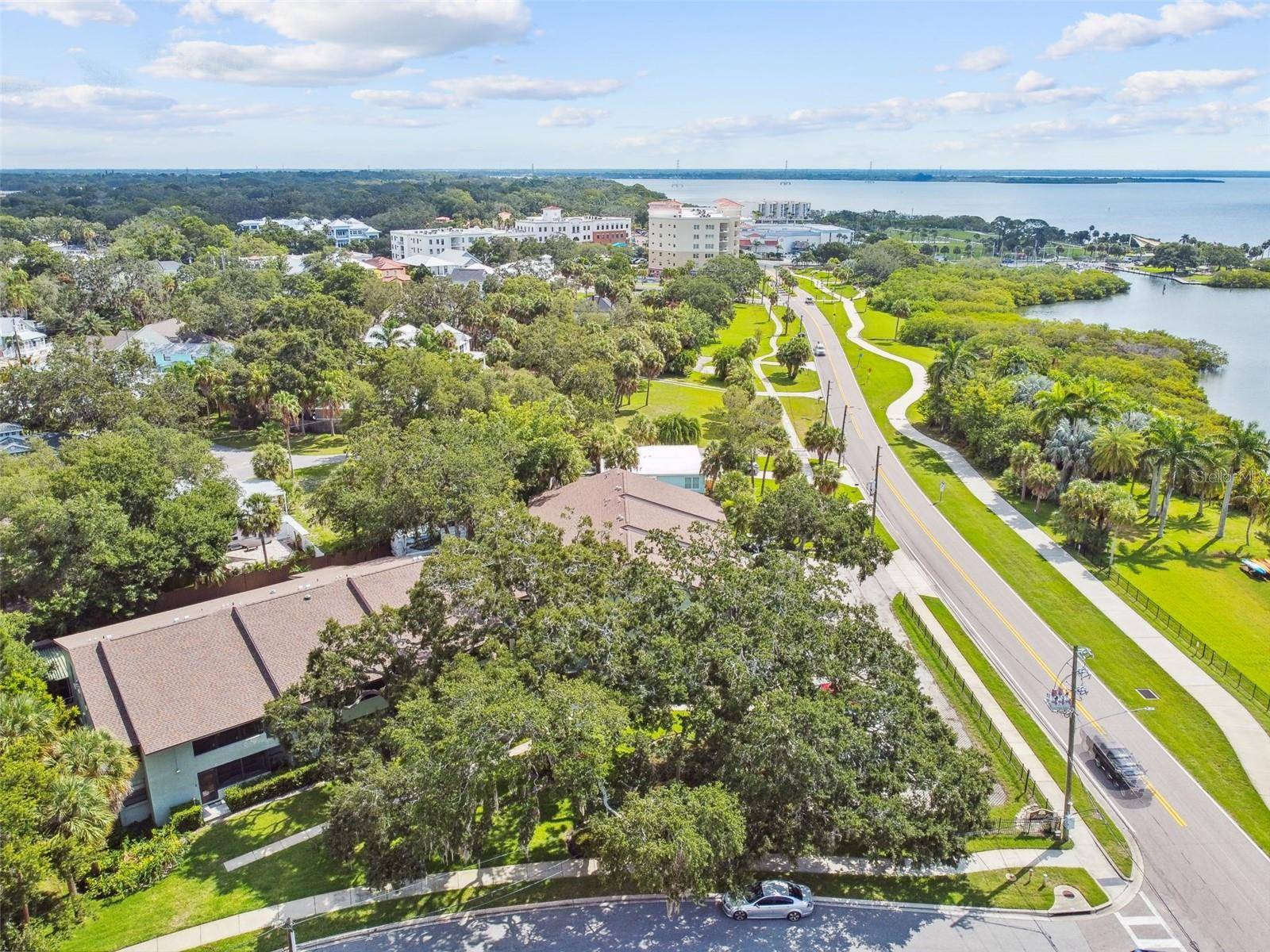 Safety Harbor, FL 34695,411 S BAYSHORE BLVD #2