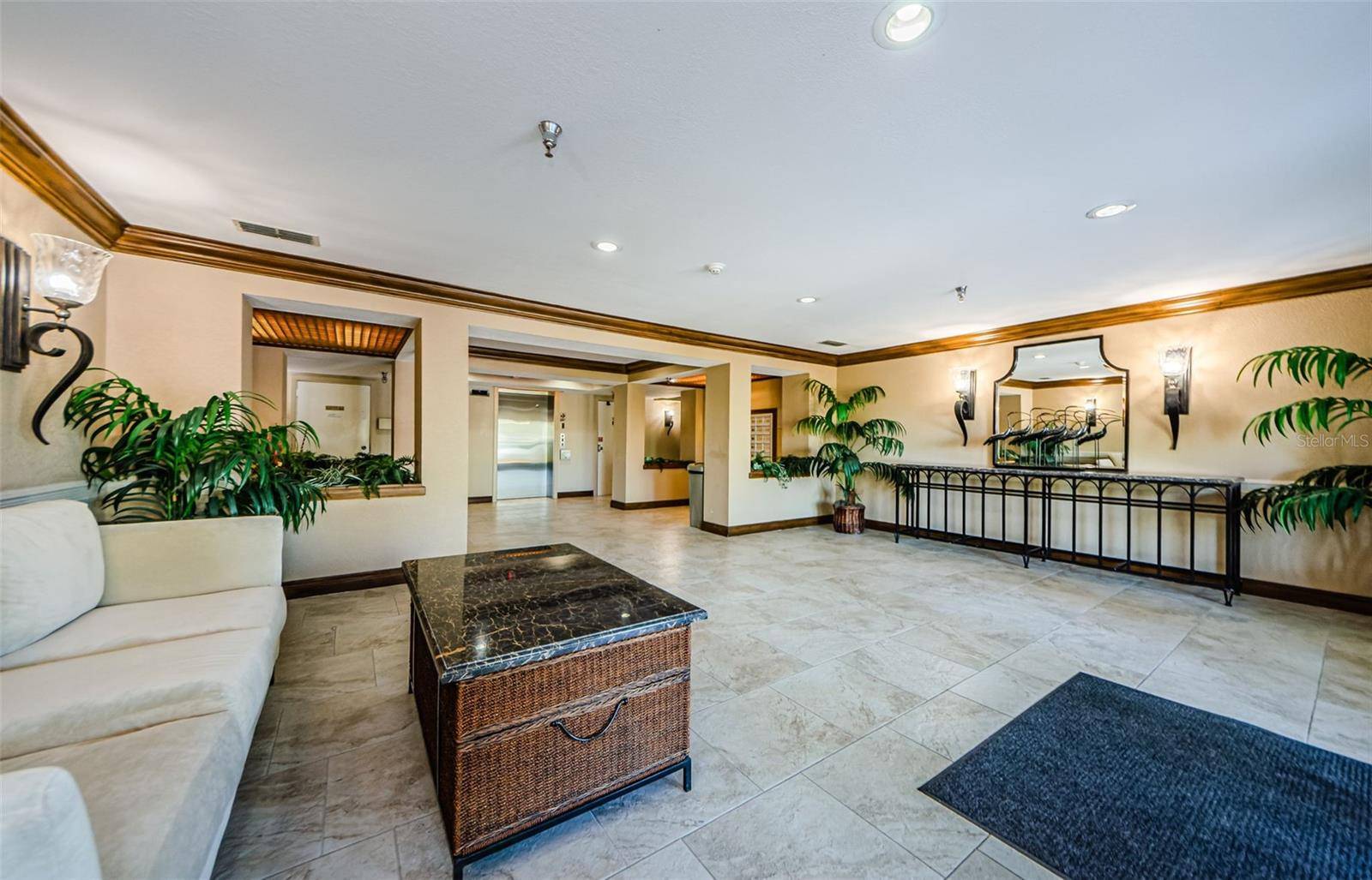 Clearwater, FL 33762,2323 FEATHER SOUND DR #202