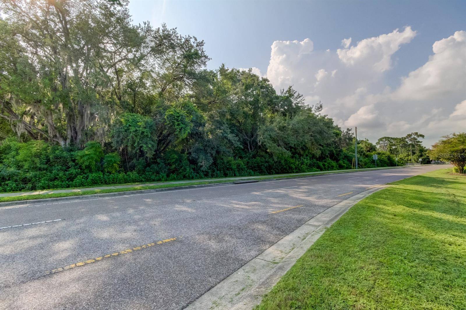 New Port Richey, FL 34653,000 ROWAN RD