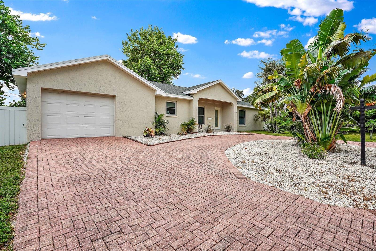 St Petersburg, FL 33710,1740 51ST ST N