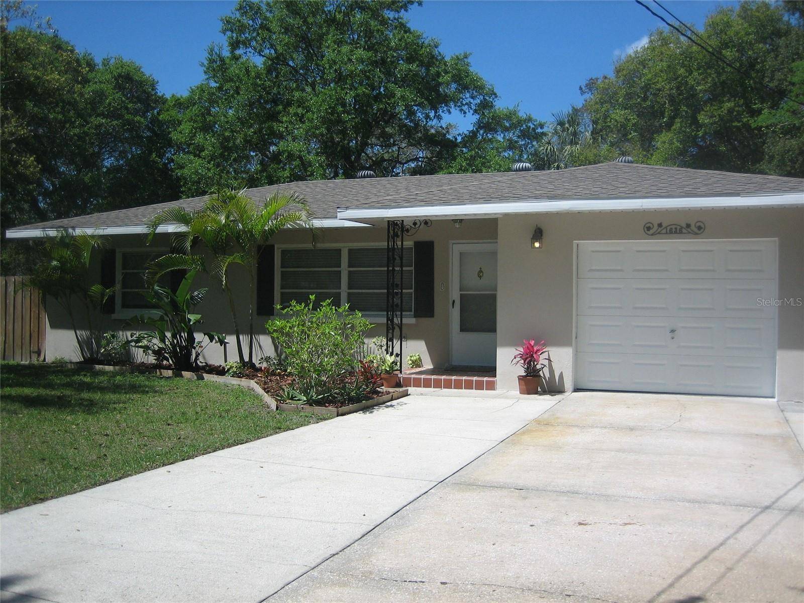 Dunedin, FL 34698,1636 DOUGLAS AVE