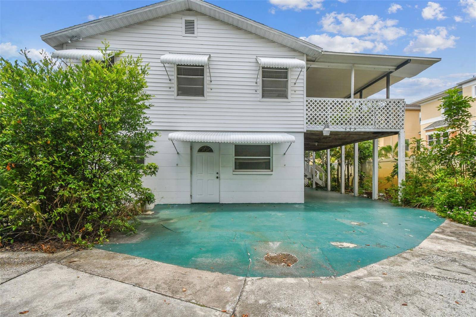 Tarpon Springs, FL 34689,437 ATHENS STREET