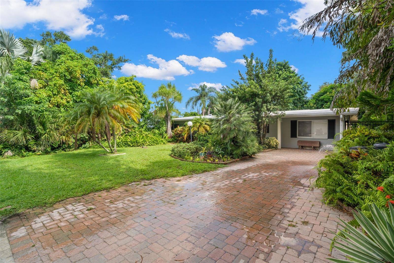 Sarasota, FL 34231,2517 TRINIDAD ST