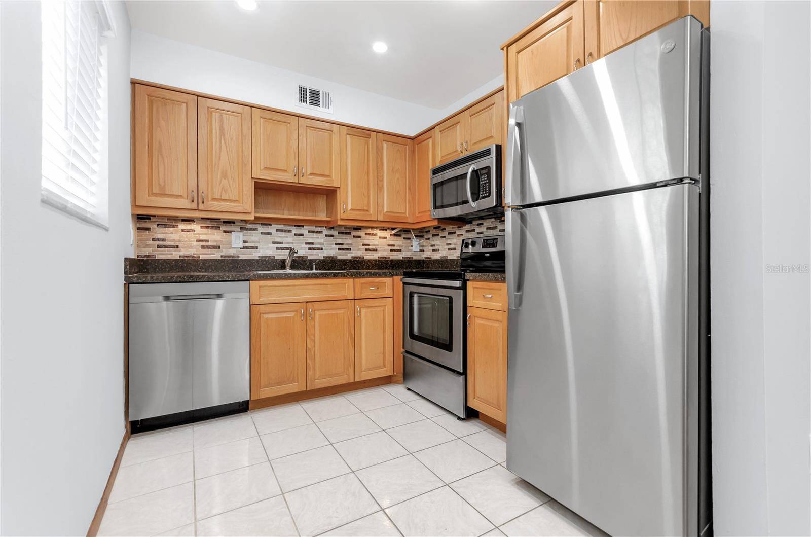 Palm Harbor, FL 34683,3300 FOX CHASE CIR N #231