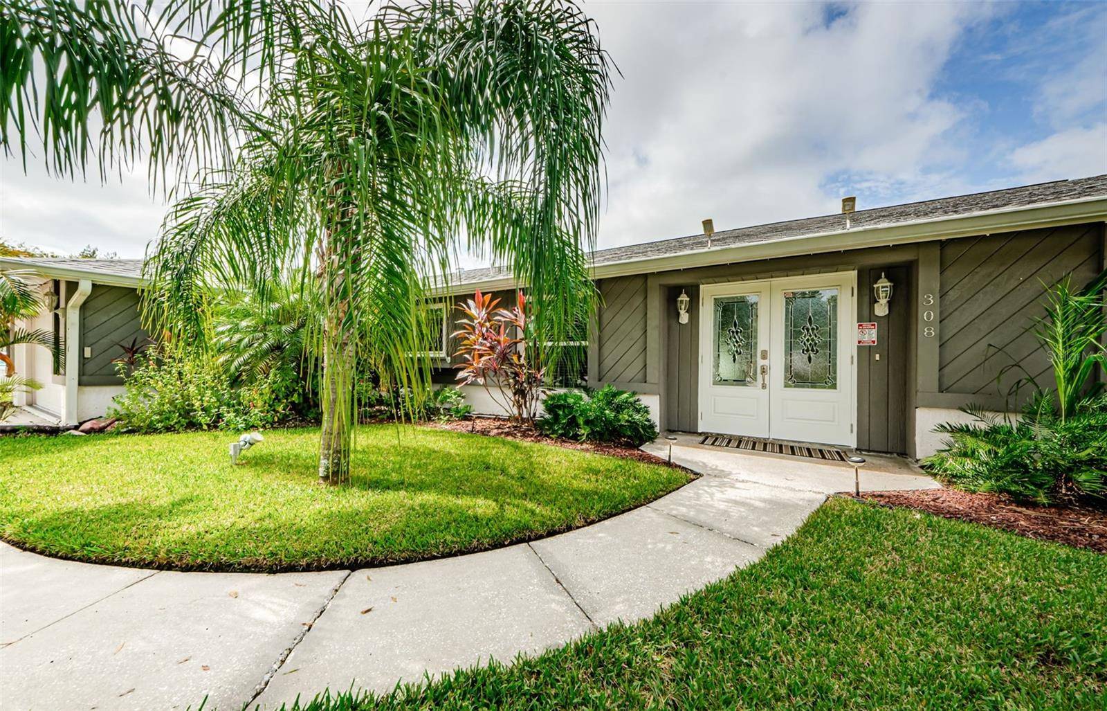 Oldsmar, FL 34677,308 FAIRWOOD CT