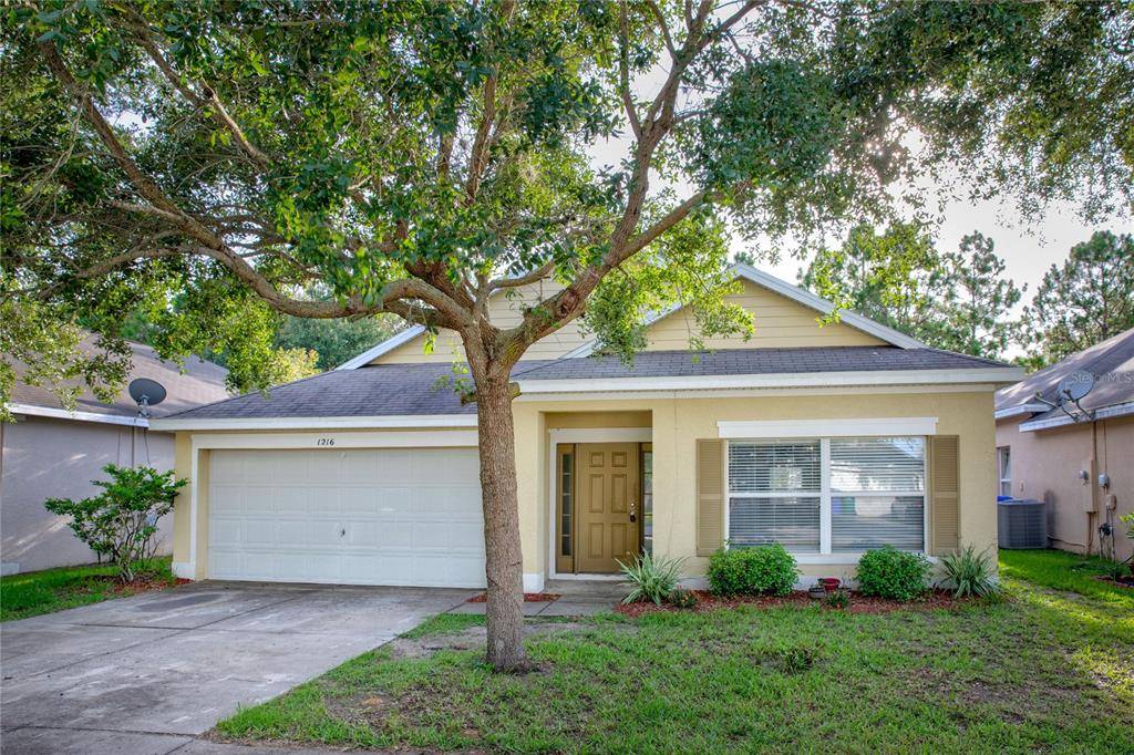 Tavares, FL 32778,1216 LONGVILLE CIR