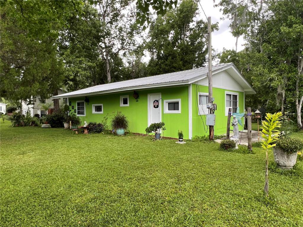 Astor, FL 32102,56319 MAPLE RD