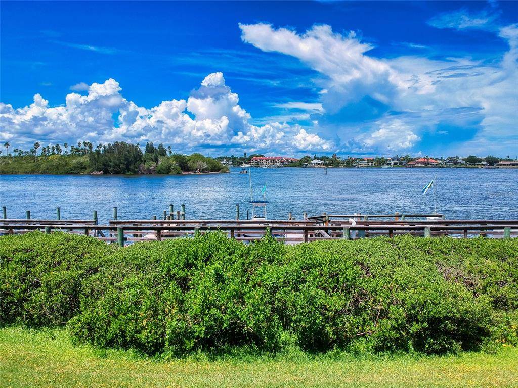 New Smyrna Beach, FL 32169,454 BOUCHELLE DR #202