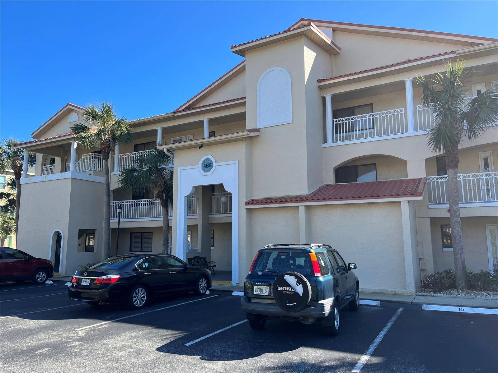 New Smyrna Beach, FL 32169,466 BOUCHELLE DR #302