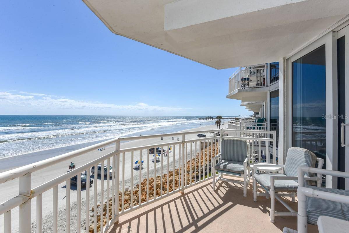 Daytona Beach Shores, FL 32118,3555 S ATLANTIC AVE #304