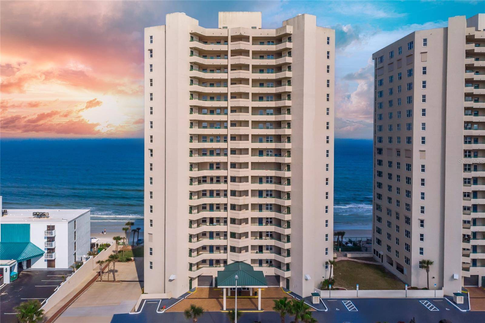 Daytona Beach Shores, FL 32118,3311 S ATLANTIC AVE #204