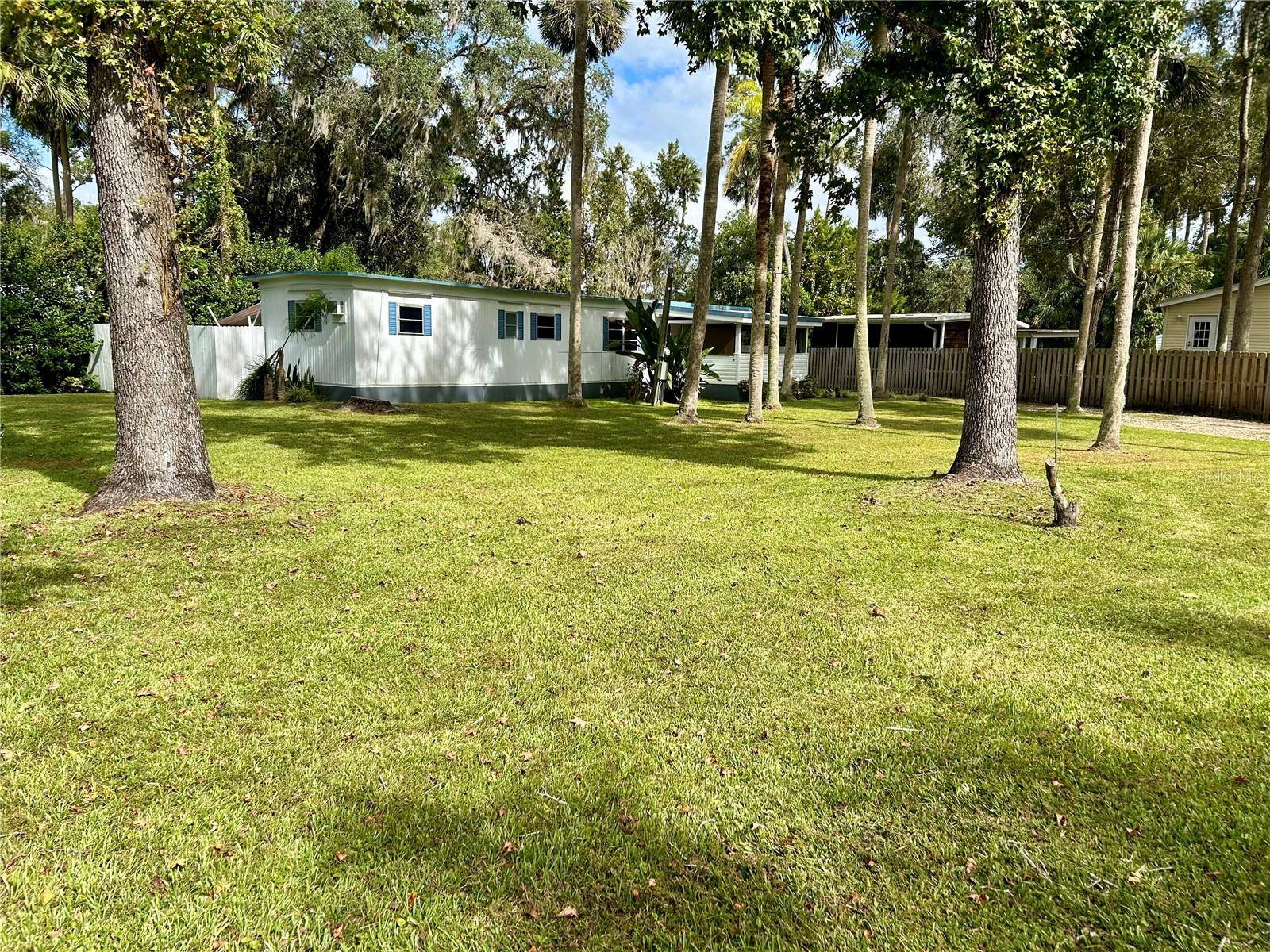 Astor, FL 32102,24519 PEARL ST