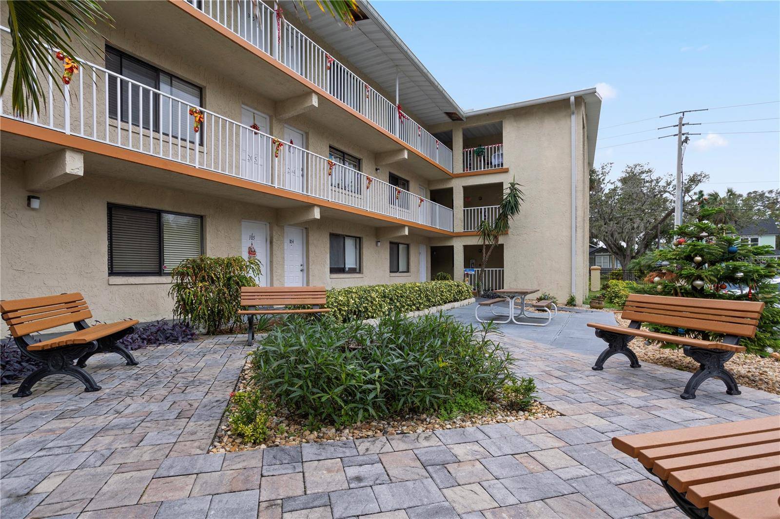 Daytona Beach, FL 32114,633 S PALMETTO AVE #1010