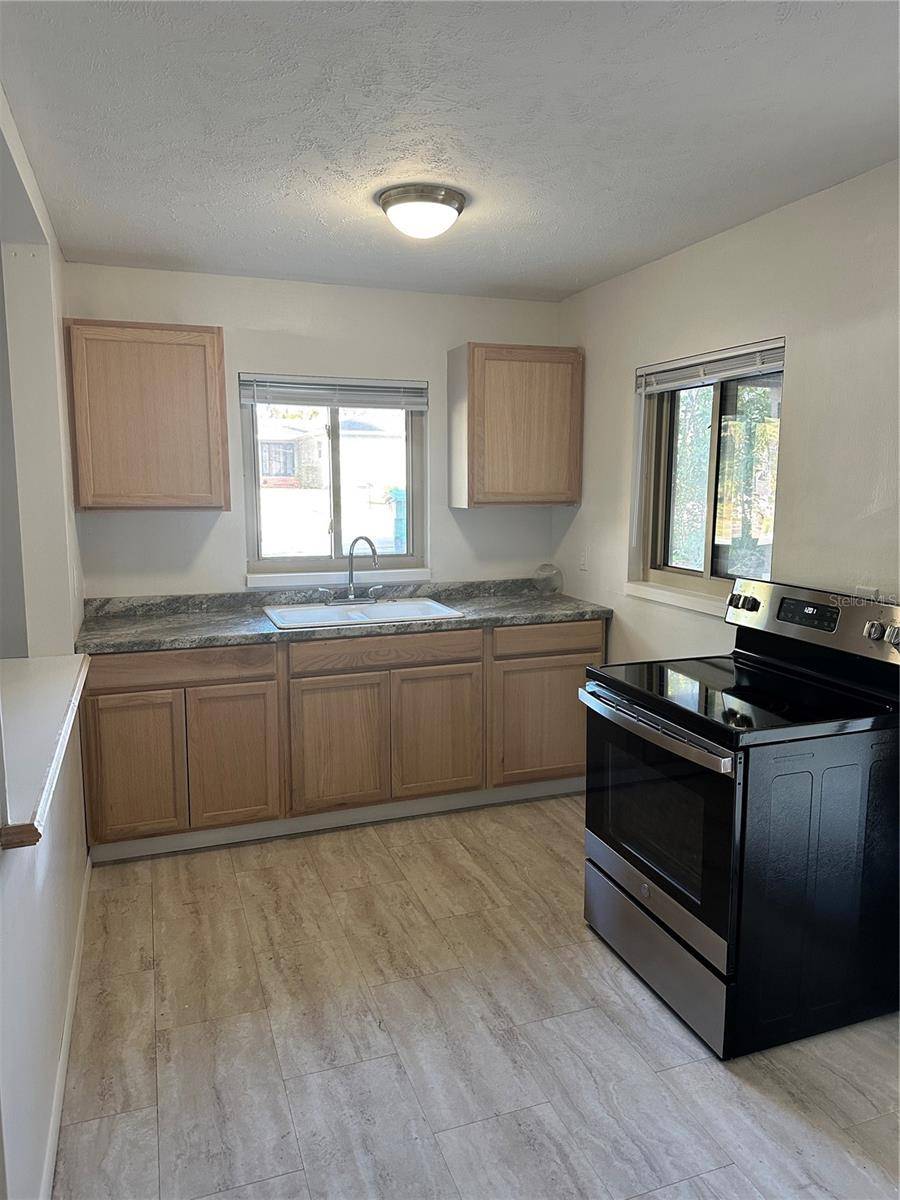 Deland, FL 32724,240 E HOWRY AVE
