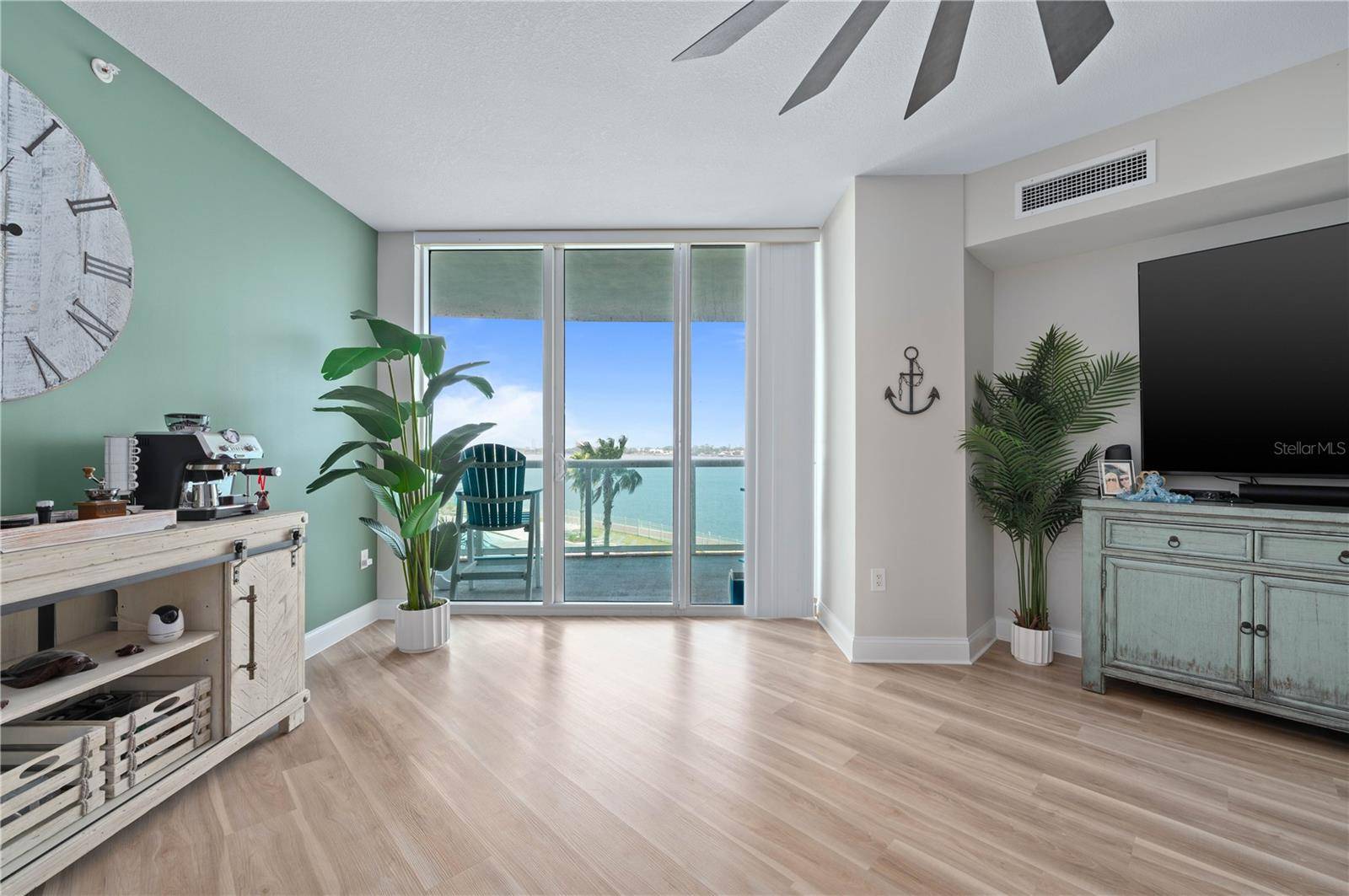 Daytona Beach, FL 32117,241 RIVERSIDE DR #304