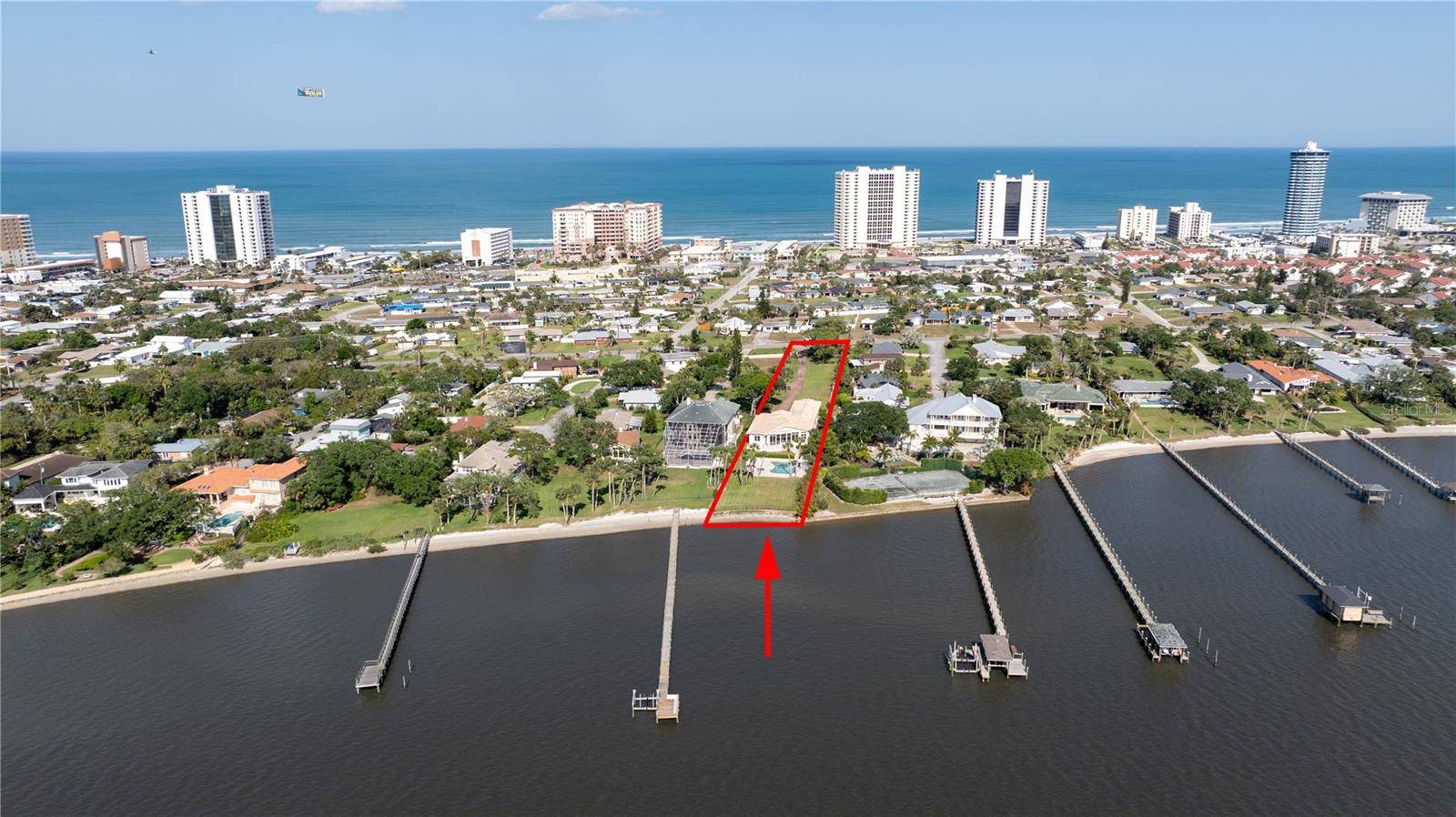 Daytona Beach, FL 32118,2542 S PENINSULA DR