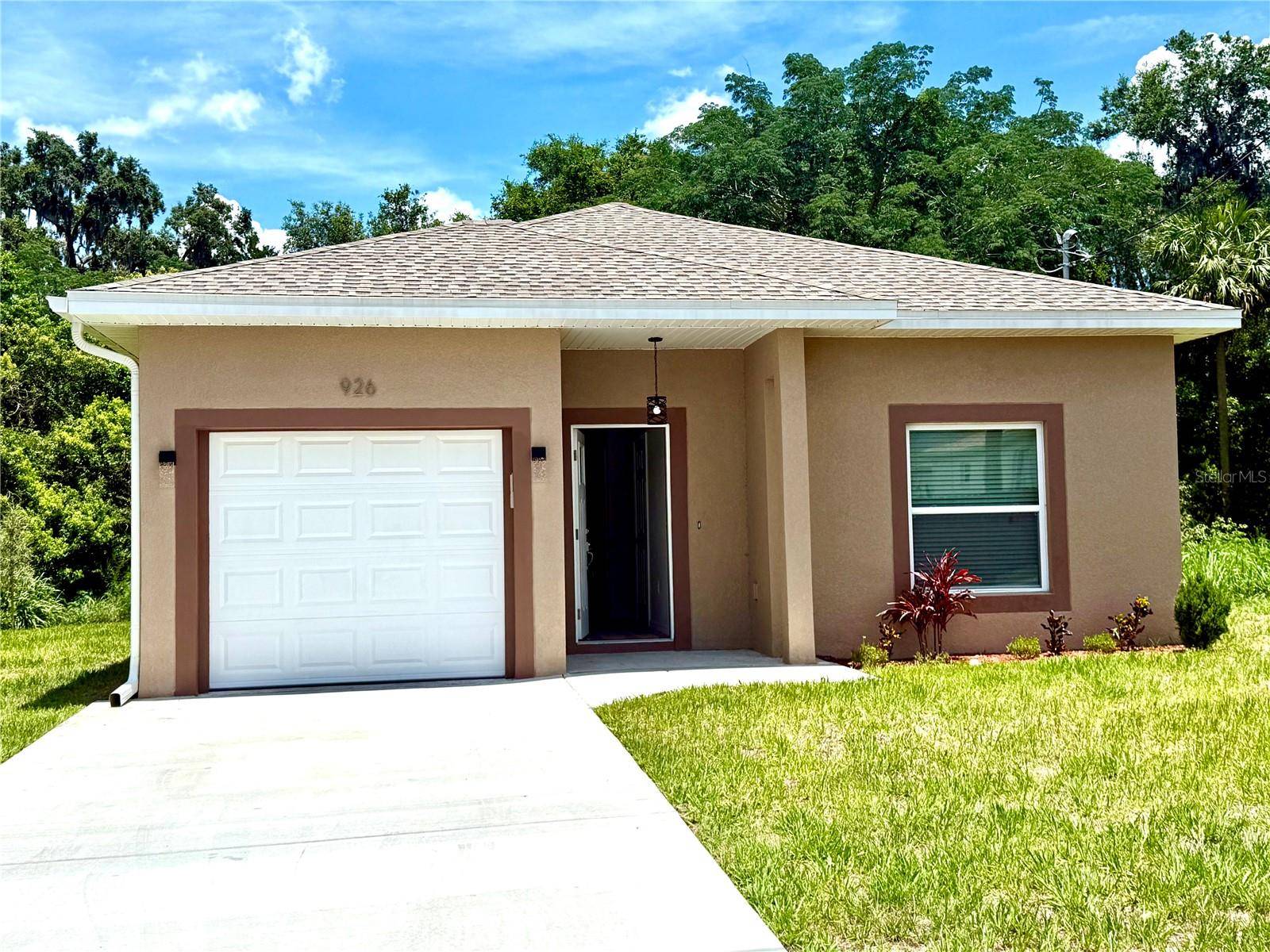 Deland, FL 32720,926 CLOVER ST