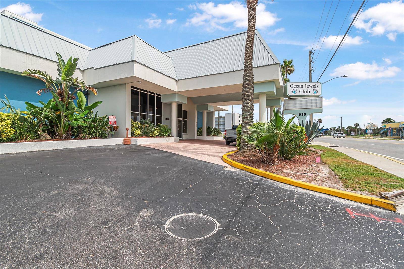 Daytona Beach, FL 32118,935 S ATLANTIC AVE #511