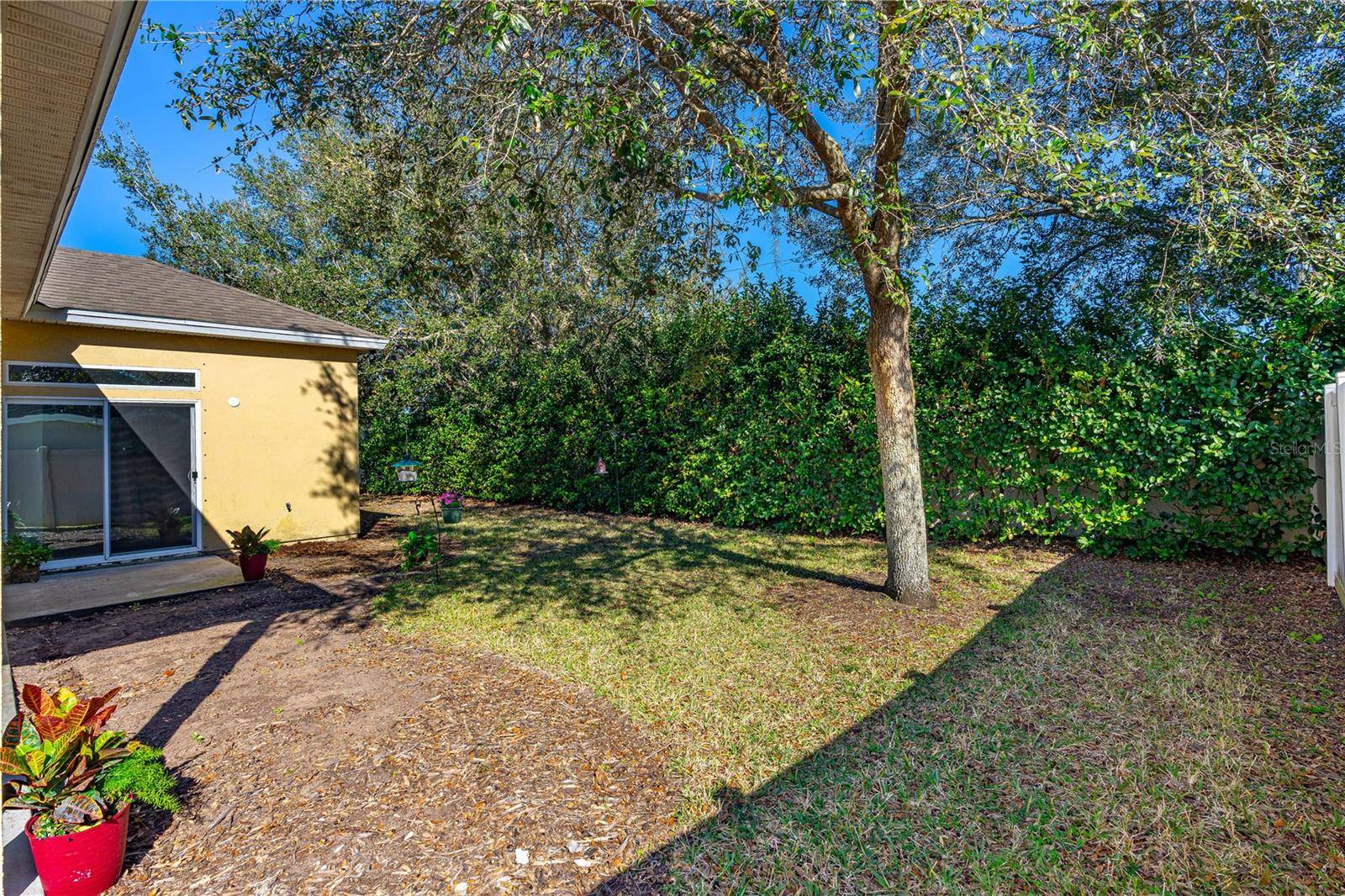 New Smyrna Beach, FL 32168,727 GRAPE IVY LN