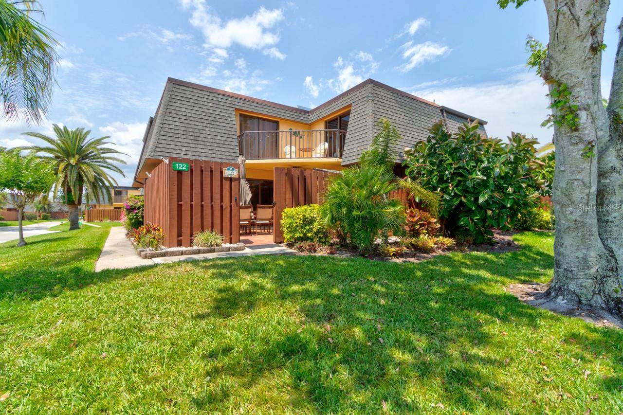 New Smyrna Beach, FL 32169,122 CEDAR DUNES DR