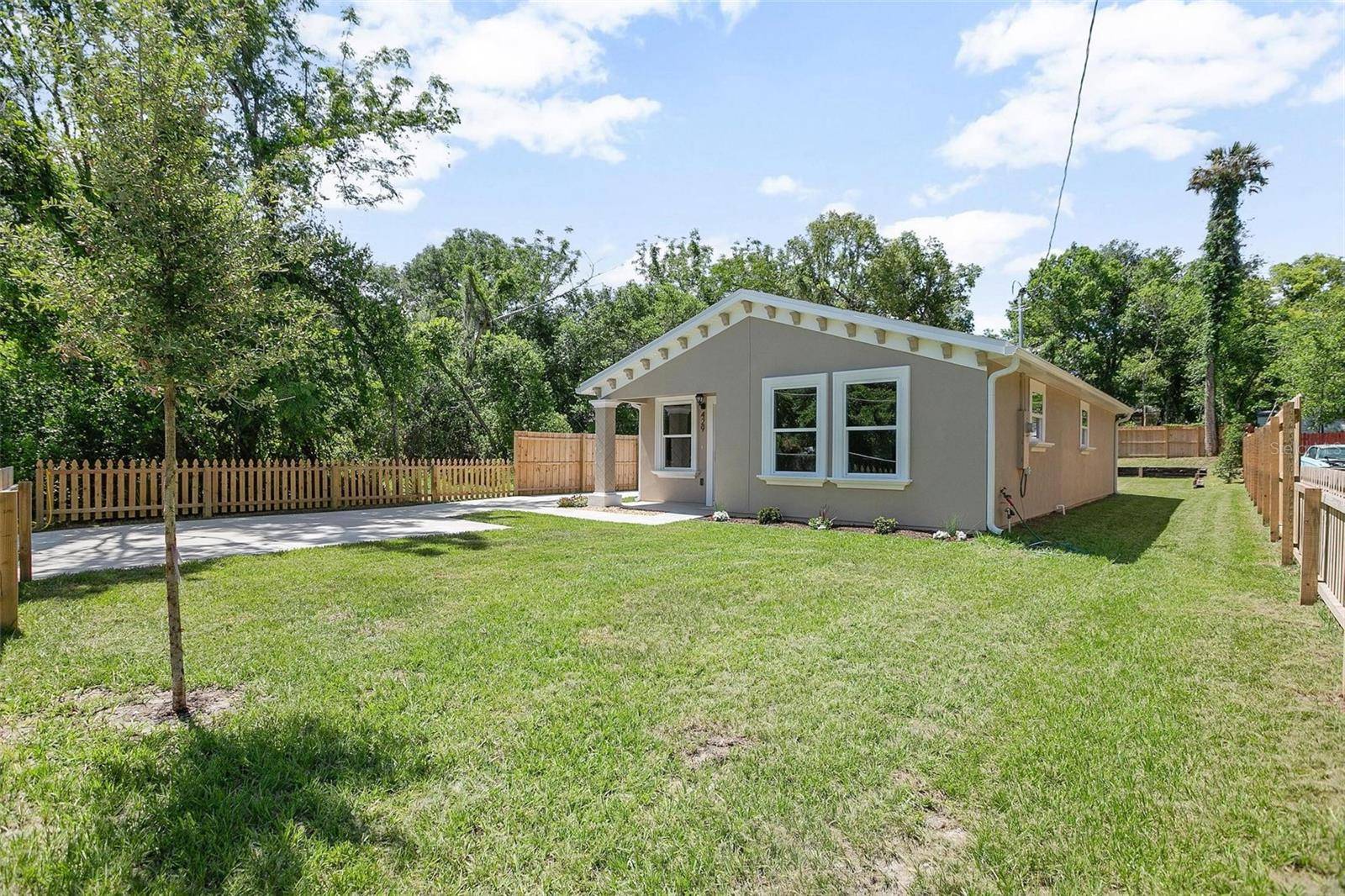 Deland, FL 32720,429 W CAROLINA AVE