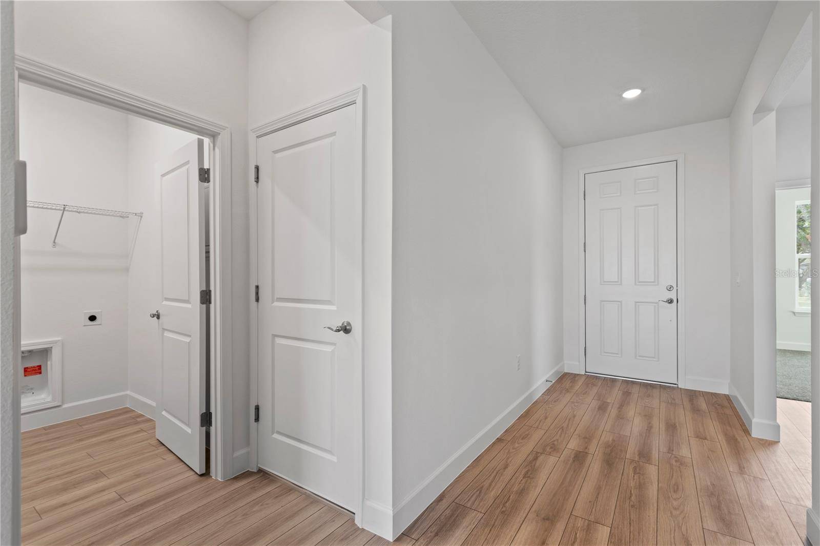 Sanford, FL 32771,822 W 24TH ST