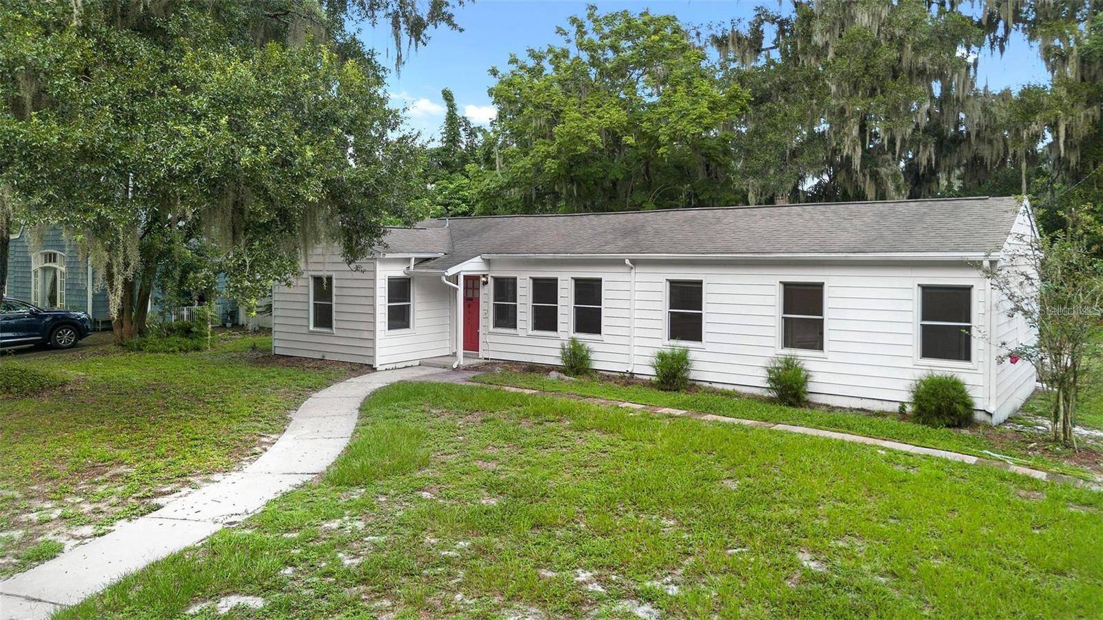 Deland, FL 32724,605 N AMELIA AVE