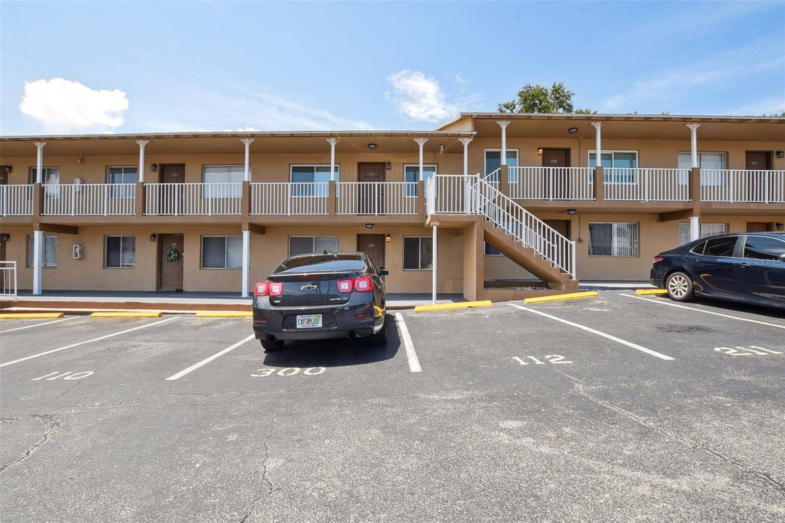 Daytona Beach, FL 32118,415 N HALIFAX AVE #109