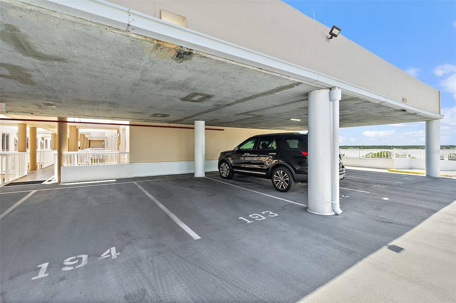 Daytona Beach, FL 32118,3 OCEANS WEST BLVD #7C6