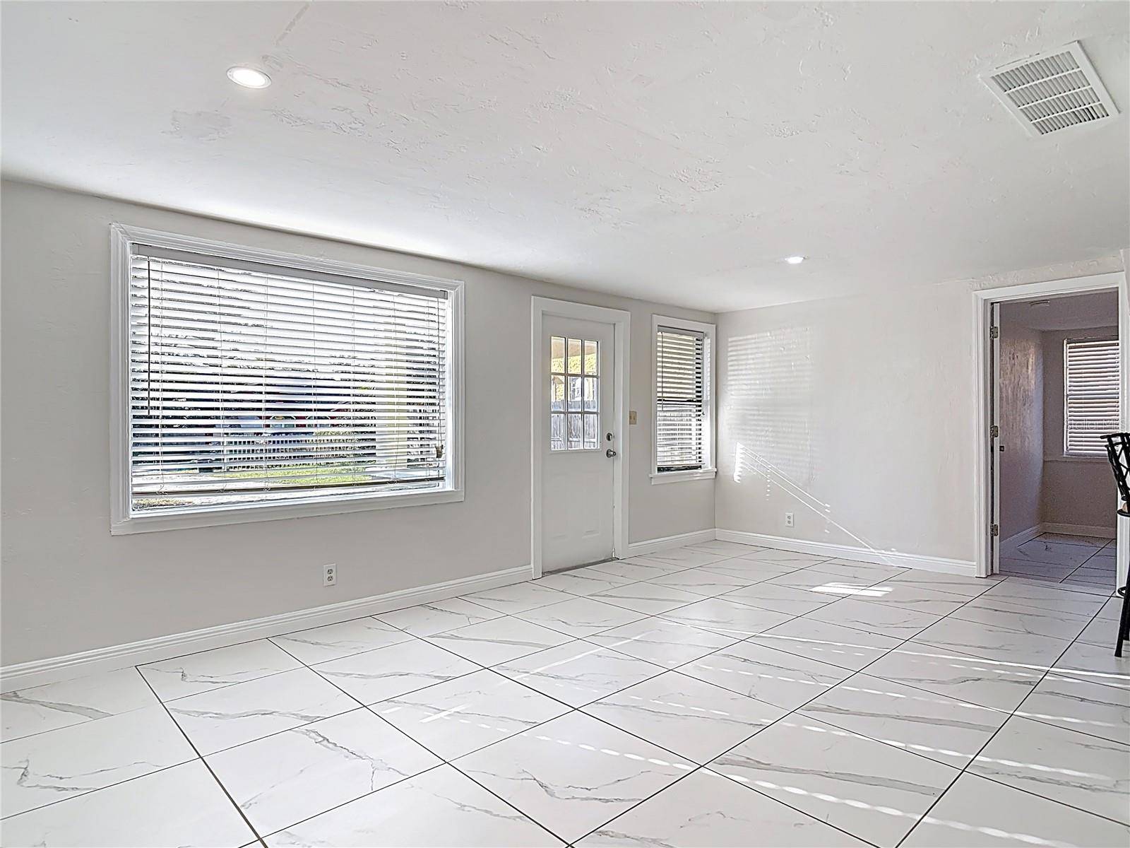 Daytona Beach, FL 32117,941 HARTFORD AVE