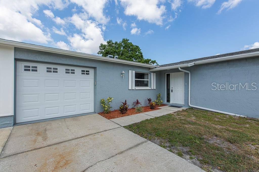 Port Richey, FL 34668,9741 LAKESIDE LN