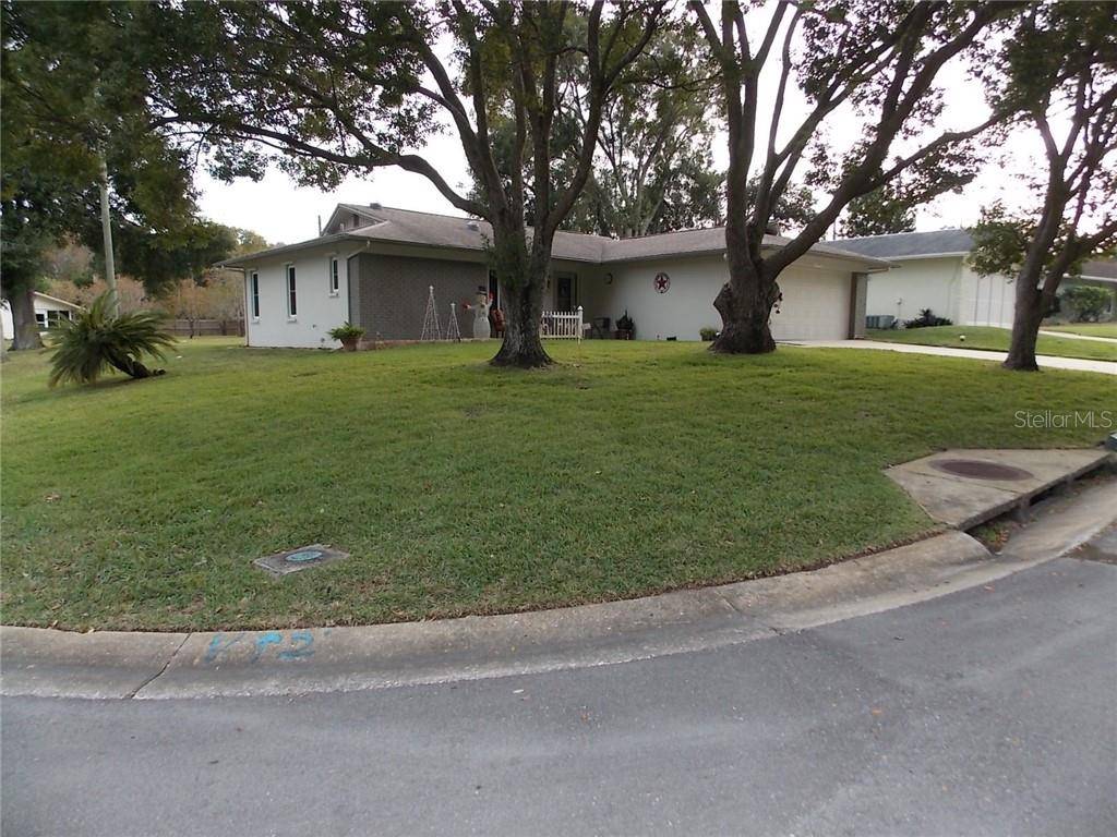 Port Richey, FL 34668,8710 WINDING WOOD DR