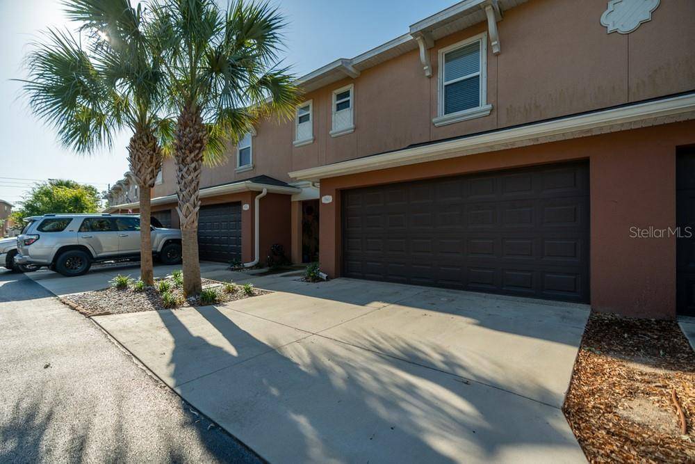 Tarpon Springs, FL 34689,946 CELTIC CIR