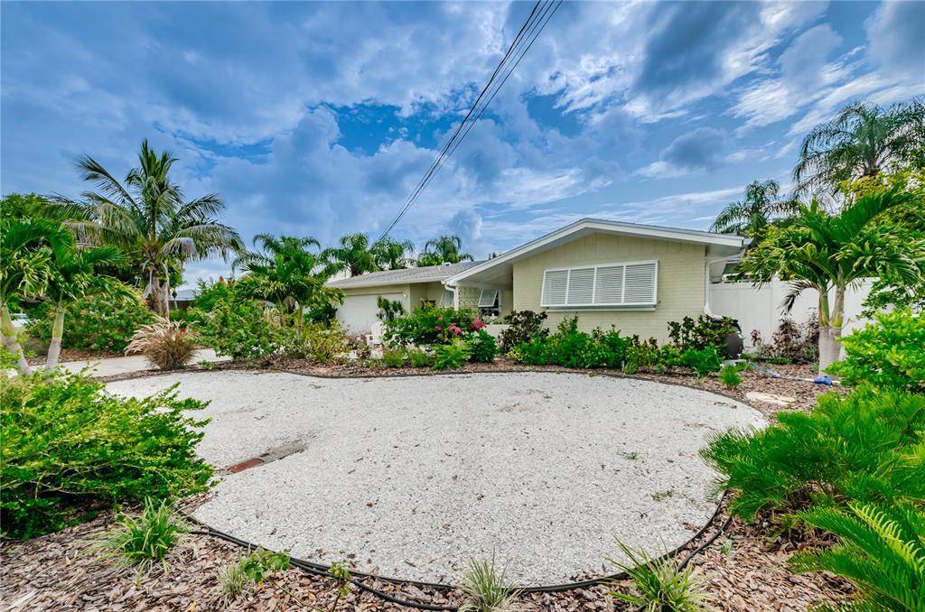 Dunedin, FL 34698,2161 EDYTHE DR